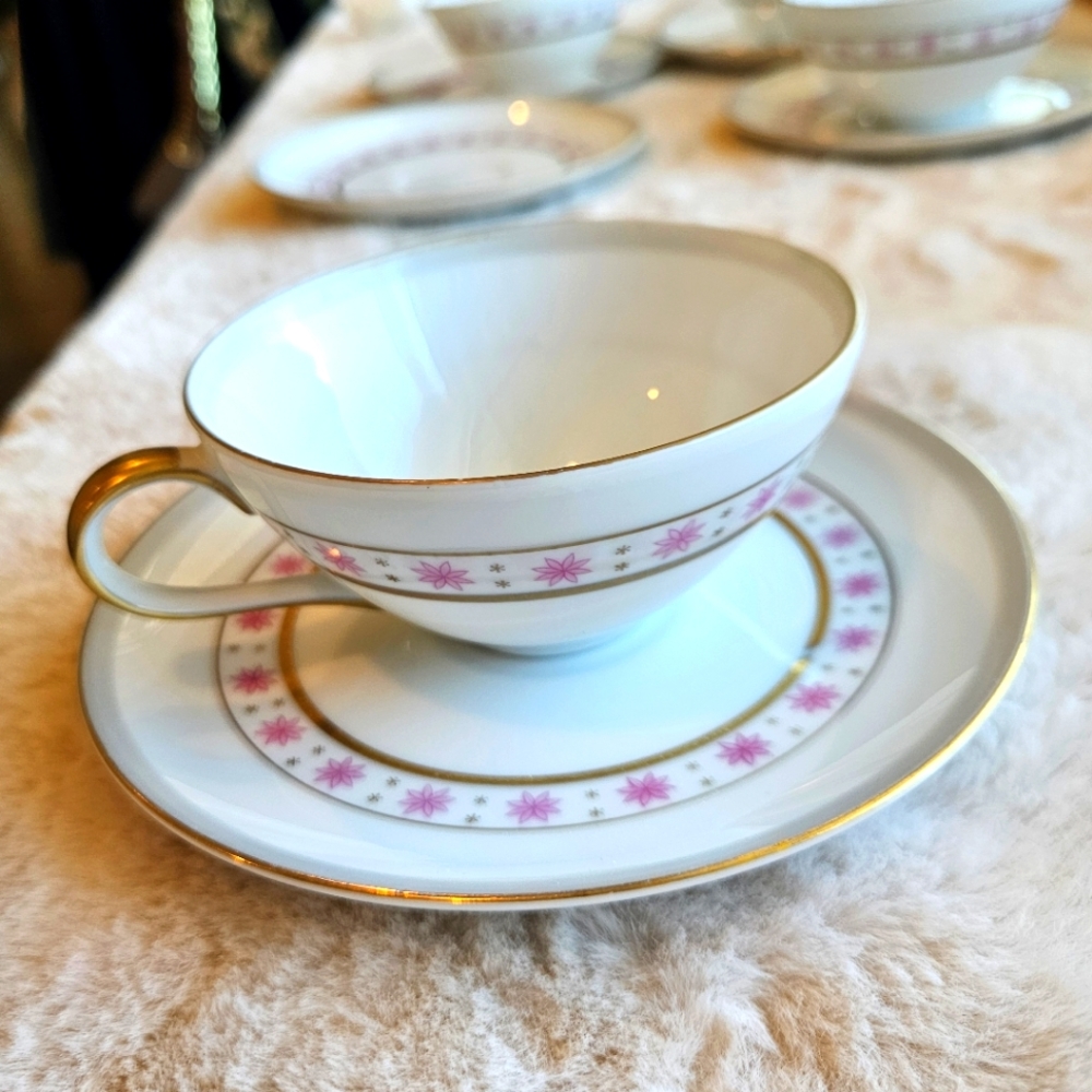 Vintage Manor by Meito Japan Tea Cup & Saucer Set – Set of 4